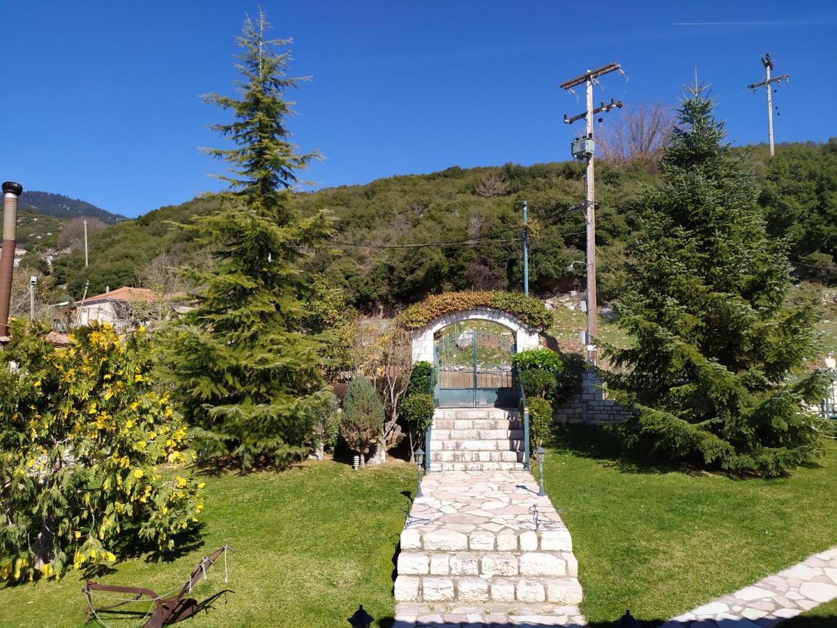 Μπαλκόνι στη λίμνη Τριχωνίδα Βίλα Krio Nero Εξωτερικό φωτογραφία