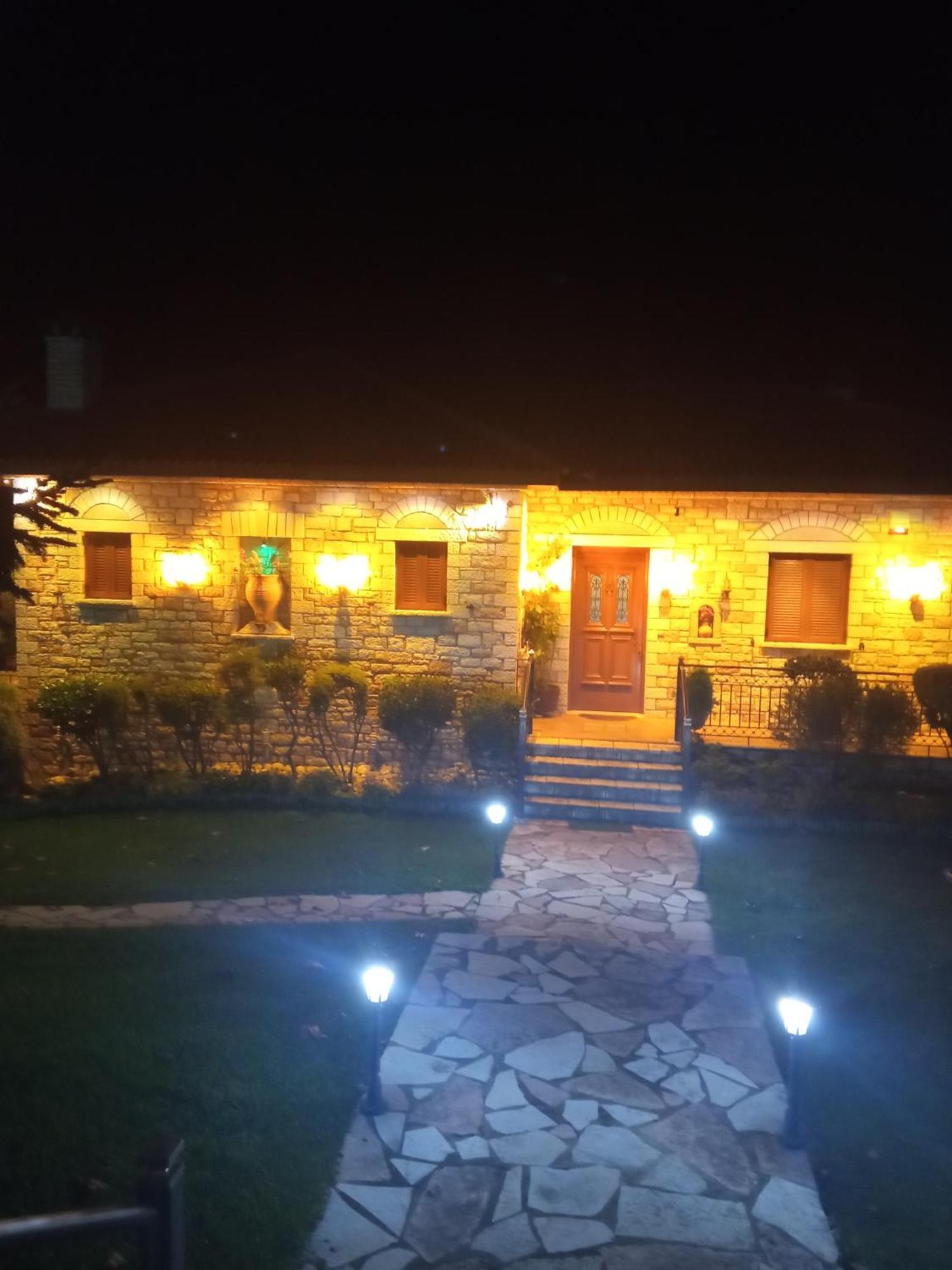 Μπαλκόνι στη λίμνη Τριχωνίδα Βίλα Krio Nero Εξωτερικό φωτογραφία
